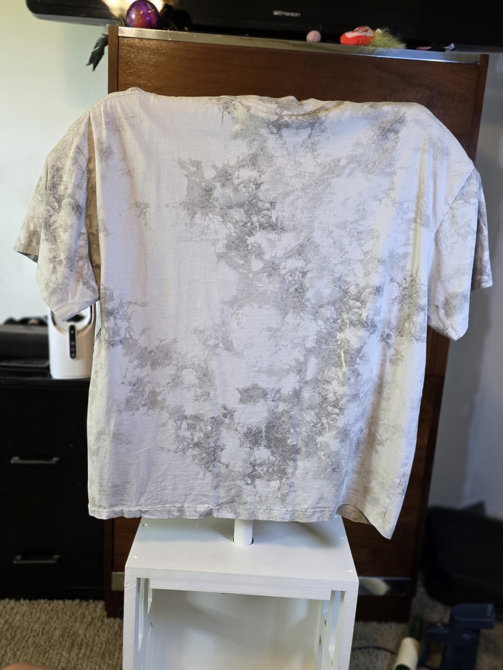 No Boundaries Men's Gray Tie-Dye Short Sleeve Tee